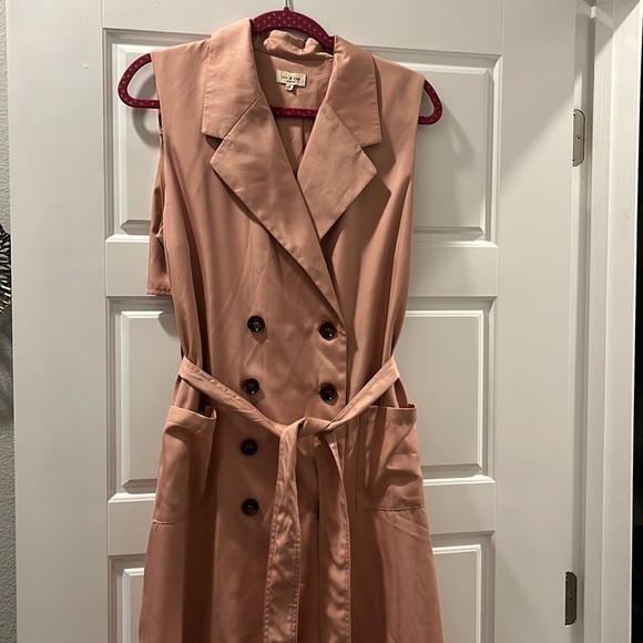 Pink long vest over coat. Tea & Cup - Picture 2 of 5